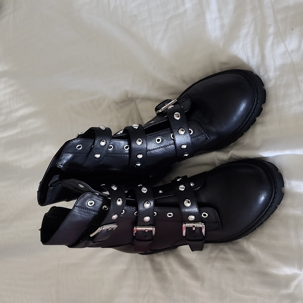 New.  Never worn ladies boots